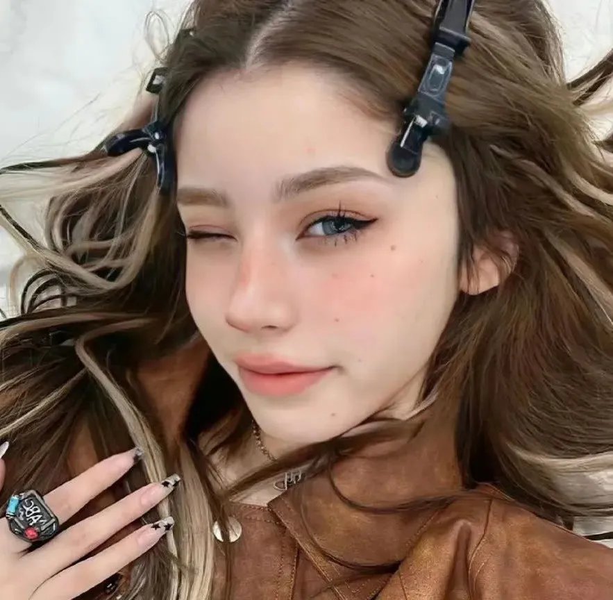 大洋之间的灯光
